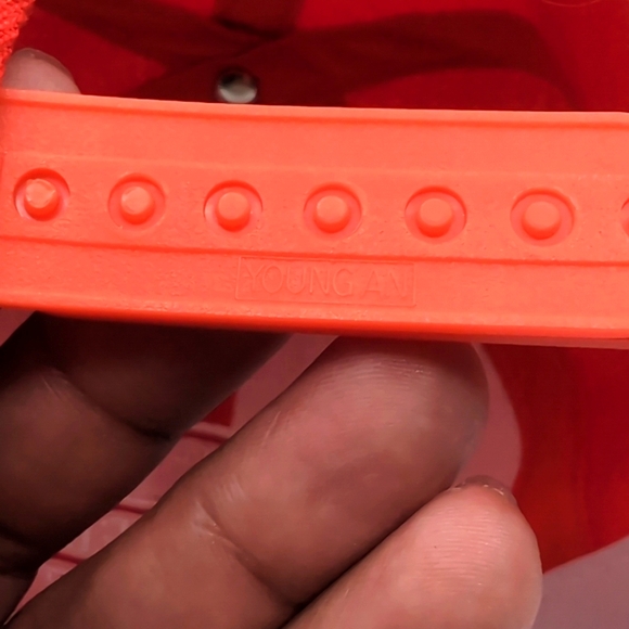 NFL| NWOT Vintage Tampa Bay Buccaneers Red Sports Cap Snap Back Green Brim - Picture 5 of 12